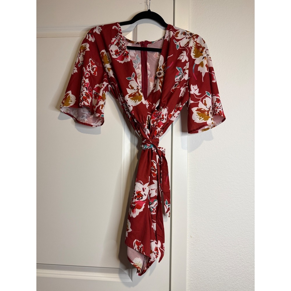 Burgundy Floral V-Neck Tie Front Romper Women Medium Short Sleeve Flutter Sleeve